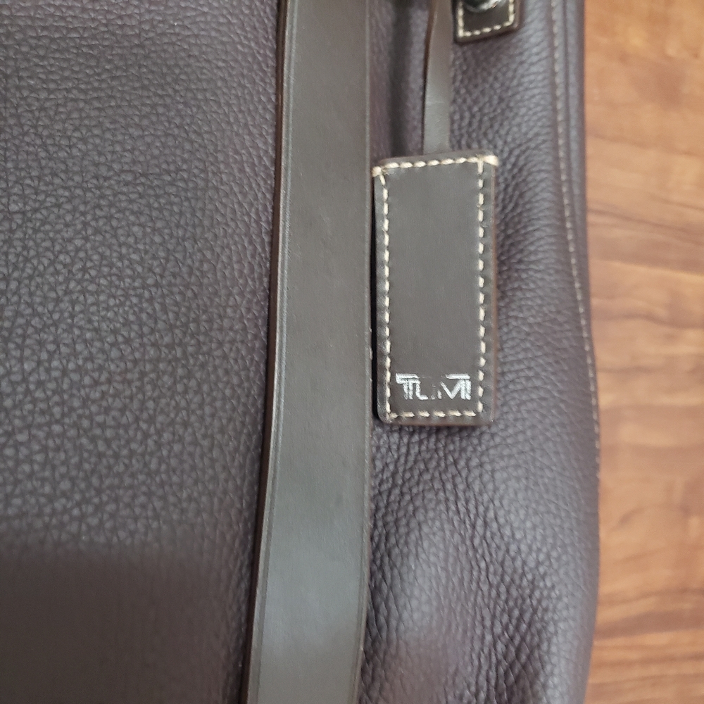 NEW TUMI Chatham Brown Leather travel Bag business Tote weekender bag - Picture 3 of 13
